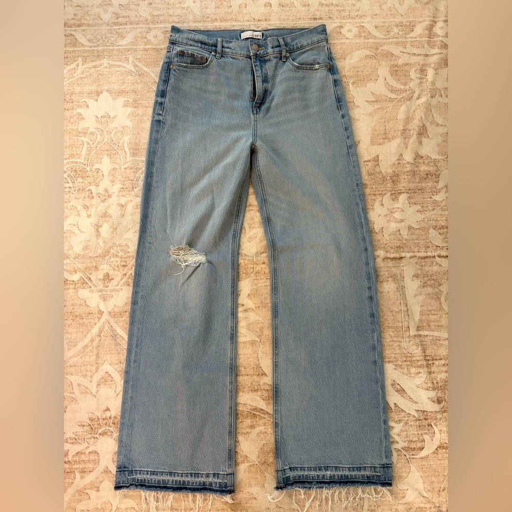 LOFT Blue Jeans with Distressed Knee Size 27